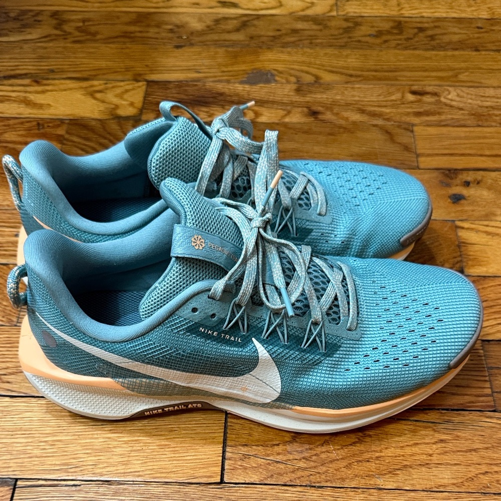 Nike Pegasus Trail Running Shoes size 9.5